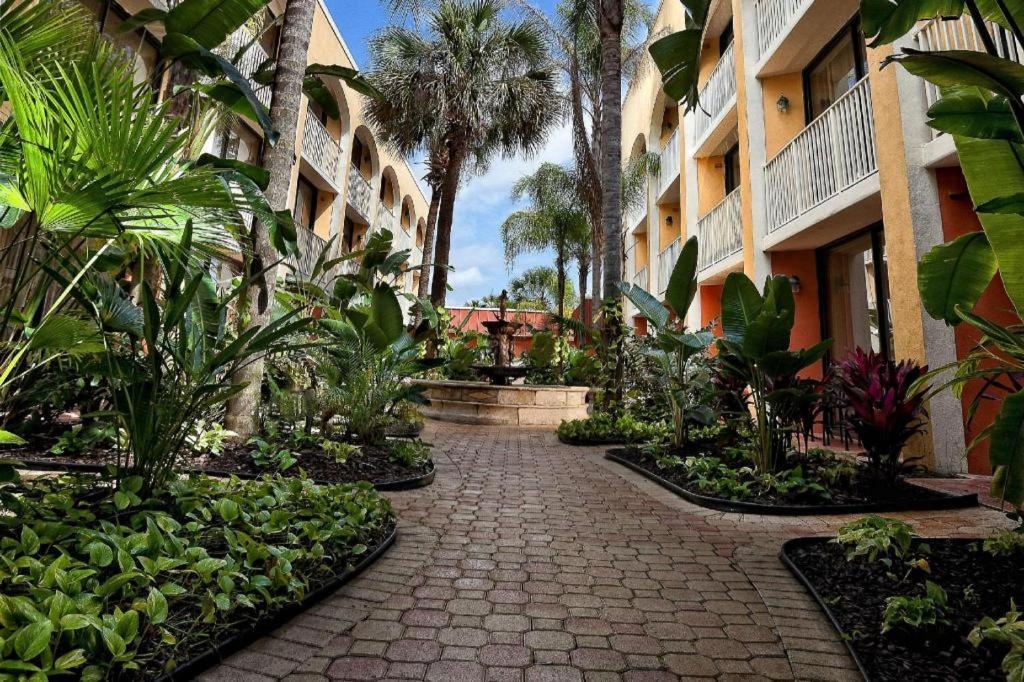 Westgate Towers Hotel Four Corners Exteriér fotografie